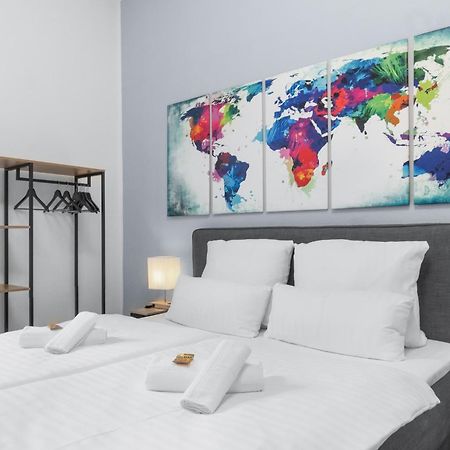 Tolles Design, Hochwertig, Vollausstattung, 3 Zimmer, Grosses Bad & Gaeste-Wc, Grosse Kueche, 3 X Smart Tv, 11 Min Zum Hbf Duisburgo Esterno foto
