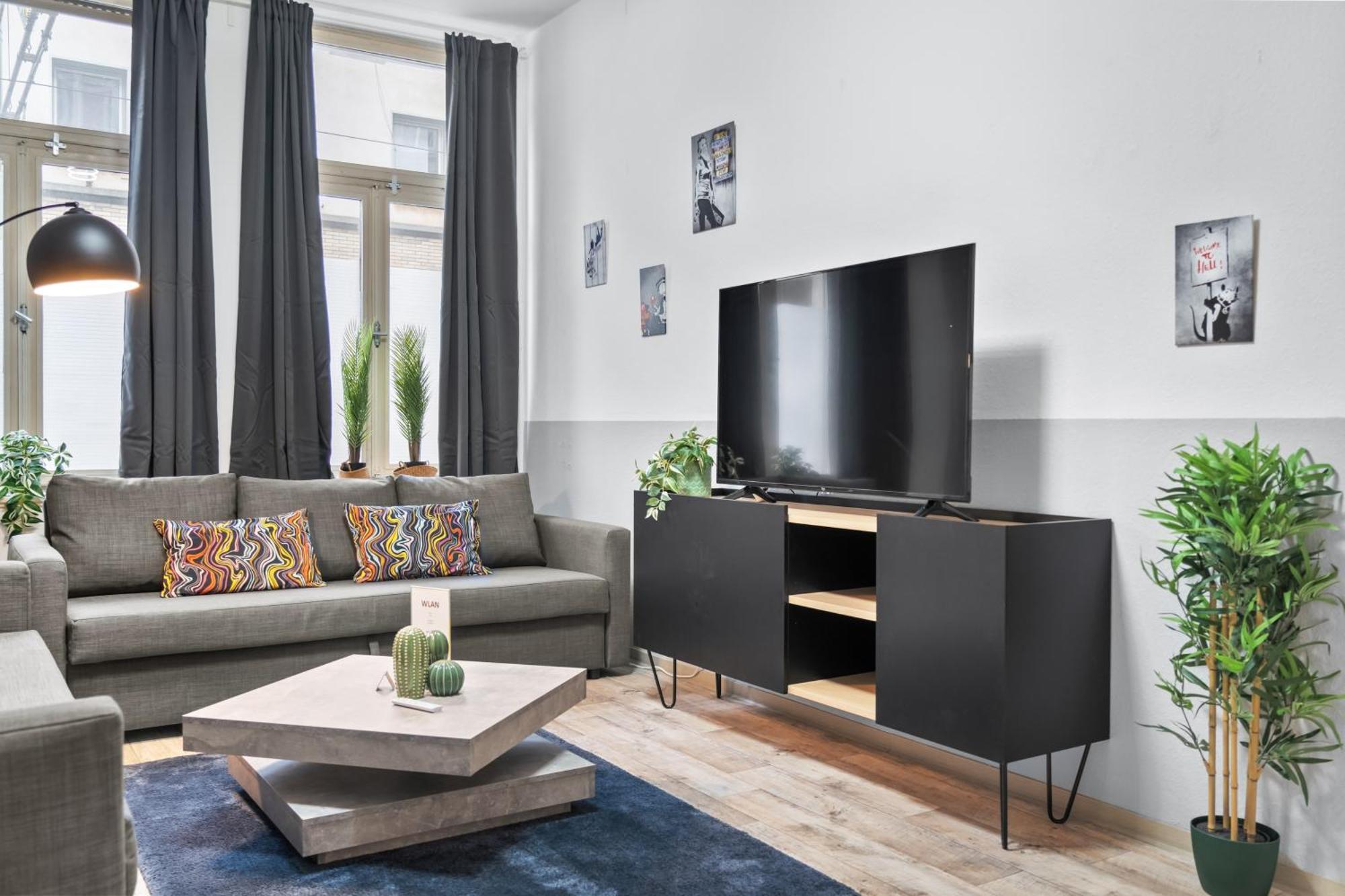 Tolles Design, Hochwertig, Vollausstattung, 3 Zimmer, Grosses Bad & Gaeste-Wc, Grosse Kueche, 3 X Smart Tv, 11 Min Zum Hbf Duisburgo Esterno foto